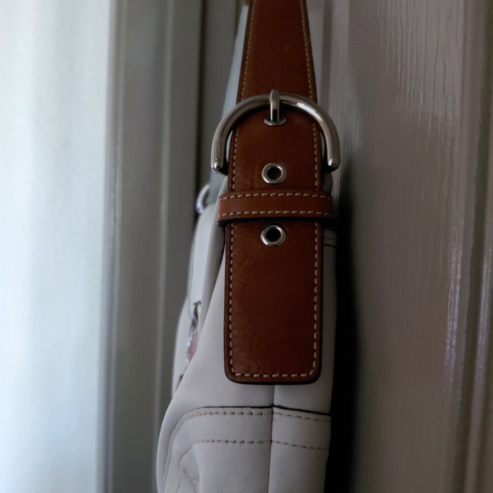 Coach Classic White Bag - Picture 3 of 5